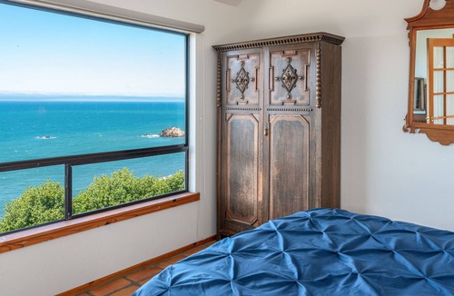Gualala Cottage | Moonstar Cottage | Near Bluffs & Pet Friendly