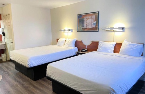 Barstow Hotel | Motel 6 Barstow, CA - Mojave Desert Stop - I-15