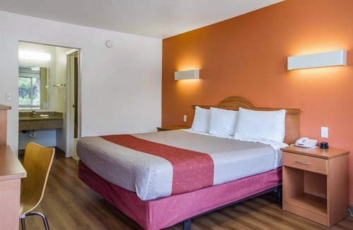 Concord Hotel | Motel 6 Concord, CA