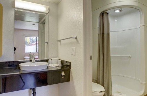 Corona Hotel | Motel 6 Corona, CA