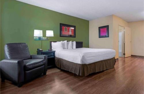 Sacramento Hotel | Motel 6 Extended Stay Sacramento Arden Way California