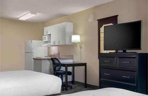 Sacramento Hotel | Motel 6 Extended Stay Sacramento Arden Way California