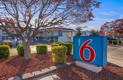 Napa Hotel | Motel 6 Napa, CA