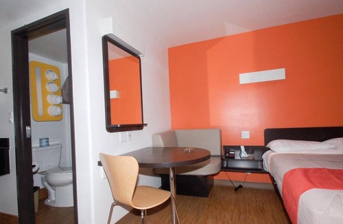Victorville Hotel | Motel 6 Victorville - Desert Express