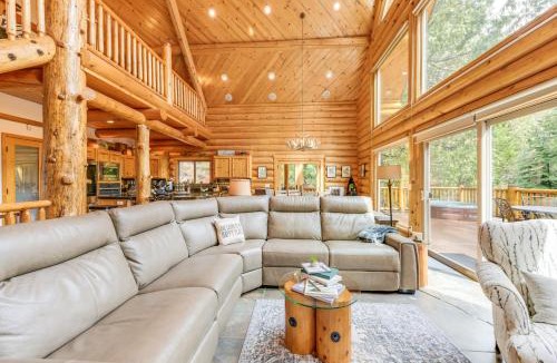 Shaver Lake House | Mountain Cabin w/Hot Tub: 4 Mi to Shaver Lake!