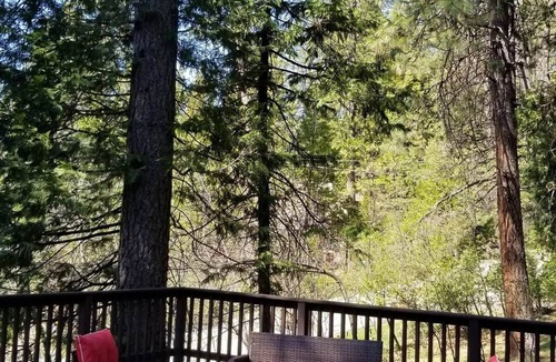 Glencoe House | Mountain Life On Deck: Old School & Dog Friendly