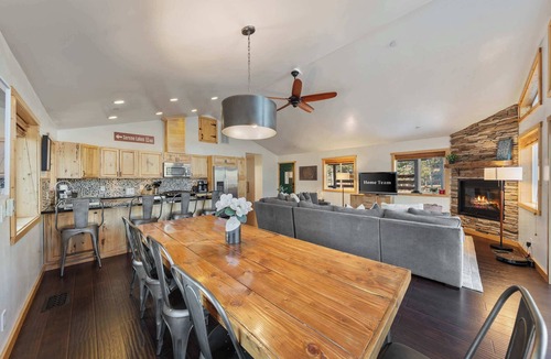 Serene Lakes House | Mountain Retreat | Canoe | Fireplace | Views