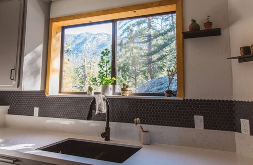 Fern Valley Cabin | Mountain Treehouse Retreat with Stunning Scenic Views