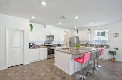 Hemet House | Mountain View 4-Bedroom House in Menifee, Spacious, Ranch-Style, 12 Guests Max