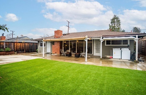 Mountain View House | Mountain View 4BR w/Backyard, near Retail & Green Spaces, by Blueground