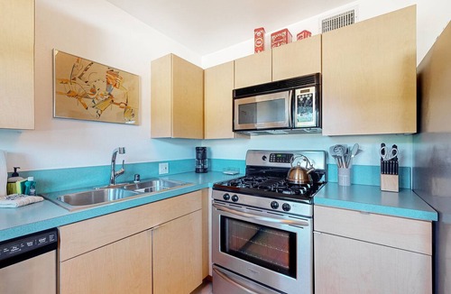 Old Las Palmas Condo | Mountain-view condo with pool, hot tub, balcony, & central AC