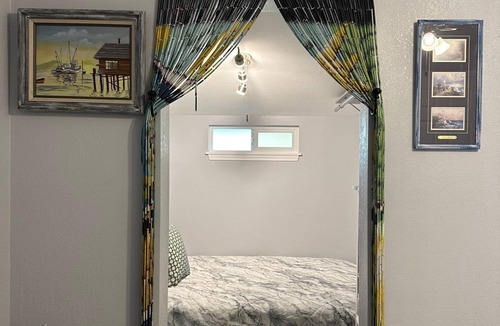 Crescent City North House | Muaddi Shores-5 minutes to the beach!