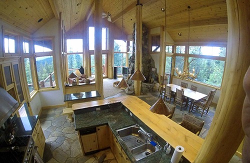 Truckee Cabin | Multi Family, 2 Masters, Incredible Views, Foosball, EZ Access, Great Layout!