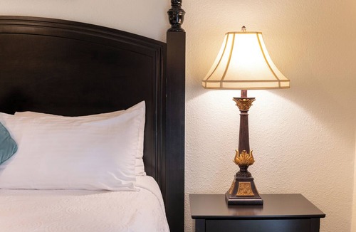 San Diego Country Estates Hotel | Nature Getaway | 4 Units w/Kitchen, Pool & Free Parking | Near Wineries, Hiking