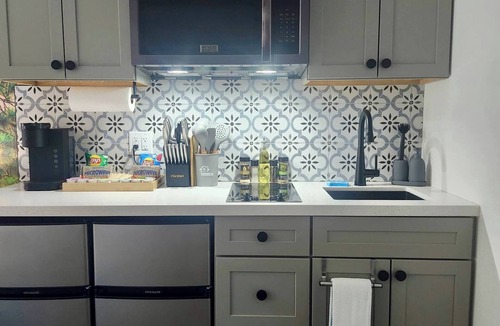 Reno Apartment | Near Airport, Hospital, 58 TV Apt 151