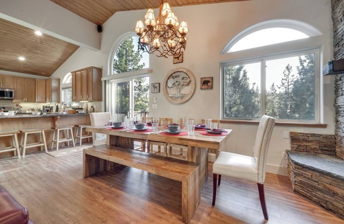 Truckee Cabin | Near Downhill Ski Resort! Hot Tub Haven in Truckee