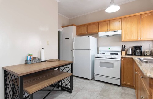 South Arroyo Apartment | Near Old Town - Private Workspace - Full Kitchen