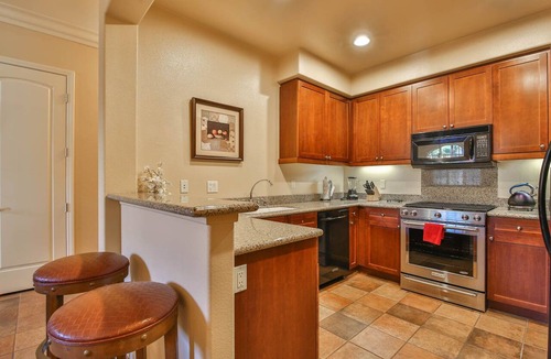 La Quinta Condo | Near Pool! Luxurious 1-Bedroom Villa near Clubhouse, Pet Friendly! - (L12)