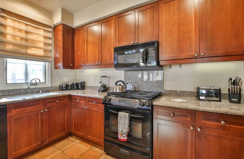 La Quinta Condo | Near Pool! Premiere Villa at Clubhouse Overlooking Hammock Garden, Pet Friendly - Upstairs (L48-2)