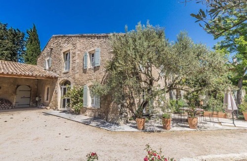 Saint-Etienne-du-Gres House | Near Saint-Rémy-de-Provence, air-conditioned farmhouse 10P., heated pool.