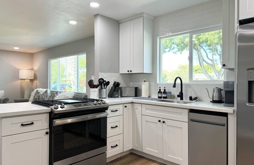 Santa Clara House | Near SJC! AC+pet friendly
