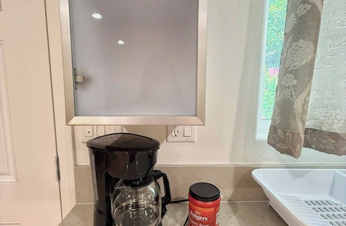 Monterey Park House | New 20% off Lovely House 1BR 1BA 15 mins to DTLA