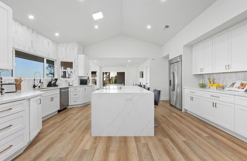Vista House | New! 5bd, 5ba, Spa, Cold Plunge, Gym, Fire pit, Views, Lux, AC, Near Wineries