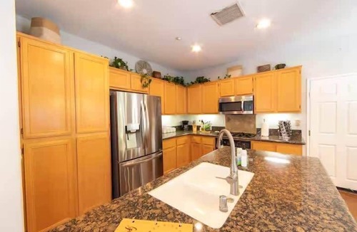 Vista House | *NEW*Backyard Dream - 5BR l Pool l Spa