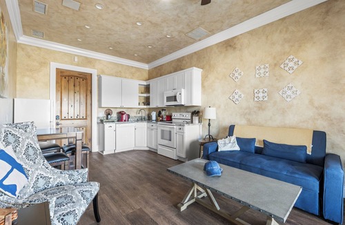 Temecula House | New-Build Temecula Villa with King Suite, Patio & Vineyard Views | The Villa