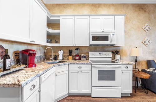Temecula House | New-Build Temecula Villa with King Suite, Patio & Vineyard Views | The Villa