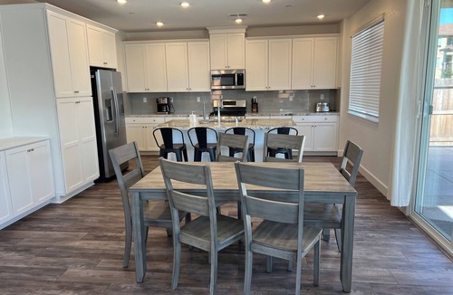 Roseville House | New Built pet corp/insurance Housing 24/7 access: ATTN: ALL new furniture by 7/3