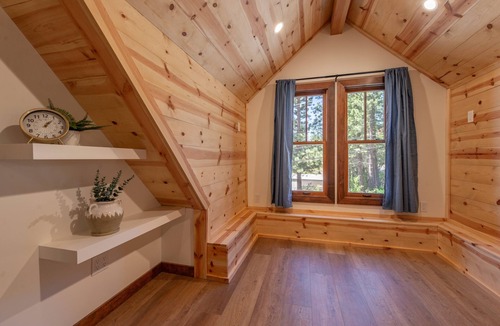Tahoe City House | *NEW* Cute Tahoe City Cottage-Close to Beach