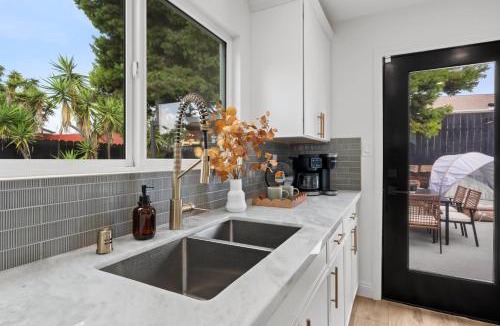 Clairemont House | NEW! Hot TubPoolFire Pit10 Mins to Beach