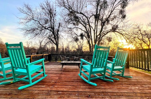 Mariposa House | New! Immaculate Yosemite Deck Meadow