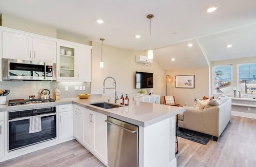 Mission Beach Villa | NEW Luxury 3BR Beach Home + Walk to Ocean & Bay + Beach Toys
