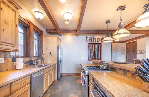 Homewood Villa | NEW - Luxury 3BR Tahoe Villa - Steps to the Lake
