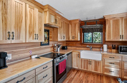 Prescott Cabin | NEW! Minnie Mine Cabin Retreat