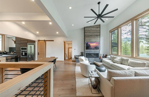 Olympic Valley Ski Chalet | New - Modern Luxury Chalet in Olympic Valley
