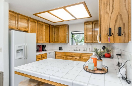 Shaver Lake Cabin | *NEW* Pine Grove Hideaway - family friendly only 1.5 Miles to the lake