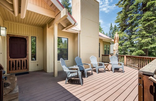 Shaver Lake Cabin | *NEW* Pine Grove Hideaway - family friendly only 1.5 Miles to the lake