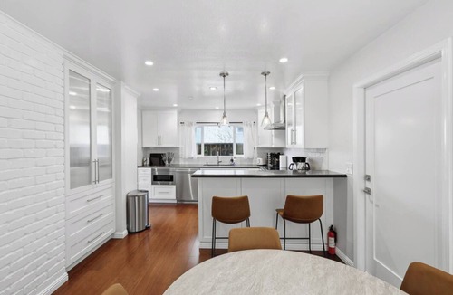 Santa Clara House | New Stylish home close to Levi's stadium/tech hubs