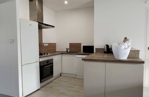 Pont-Saint-Esprit House | New villa with A/C, heated pool & private garden near Pont-Saint-Esprit