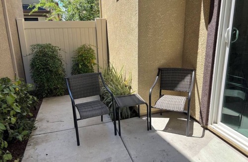 Roseville House | Newbuilt-*pet*corp/insur-housing*close2shop*24/7*