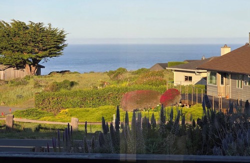 Manchester House | Newly Built Contemporary Home With Ocean Views, Deck, Private Beach Access,AC/WD