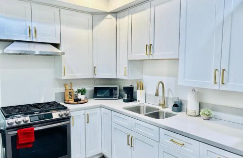 Van Nuys Apartment | Newly Built Stylish Modern 2B In LA