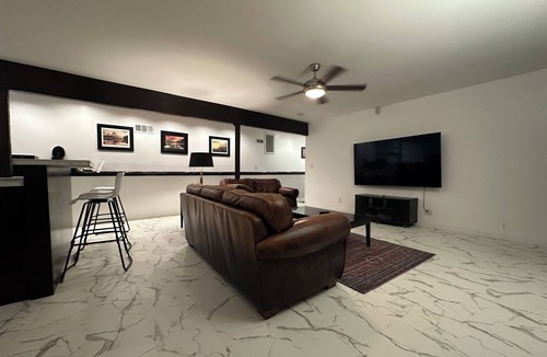 Vista House | Newly remodeled 2-bedroom in perfect location