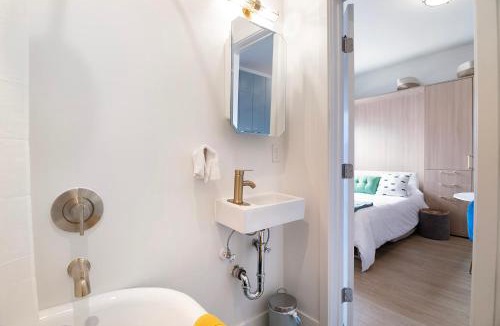 Downtown Apartment | Newly Renovated Glendale Studio - #203