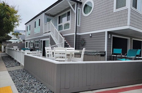 Mission Beach Apartment | Newly Renovated Luxury Studio with Hot Tub, Steps From Ocean & Bay!
