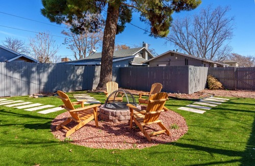 Cottonwood House | Newly Renovated Modern 1BR in Old Town Cottonwood
