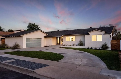 College West House | Newly Renovated, Peaceful, and Modern Sanctuary near downtown San Diego!